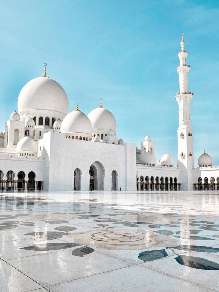 La Gran Moschea dello Sceicco Zayed - Abu Dhabi, Emirati Arabi Uniti. La Gran Moschea dello Sceicco Zayed - Abu Dhabi, Emirati Arabi Uniti.