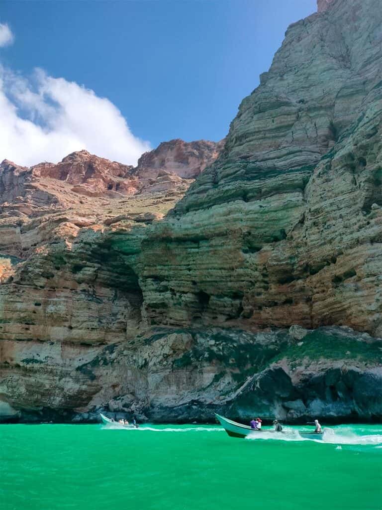 socotra-tour-boat-cost-05